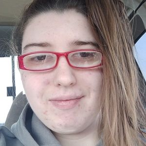 Meet your Posher, Hallie